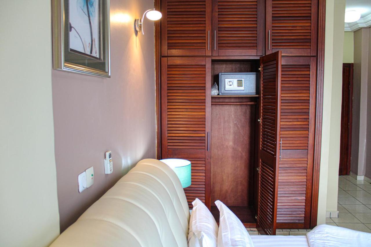 Residence Le Carat Bonapriso Douala Exterior photo